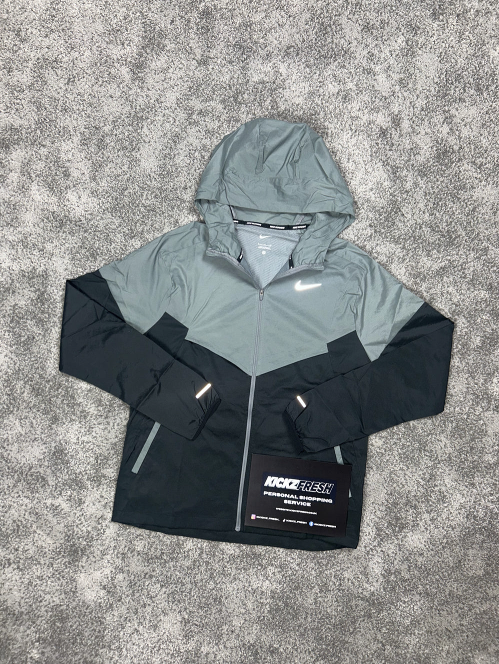 VESTE NIKE WINDRUNNER GRIS FUMÉ