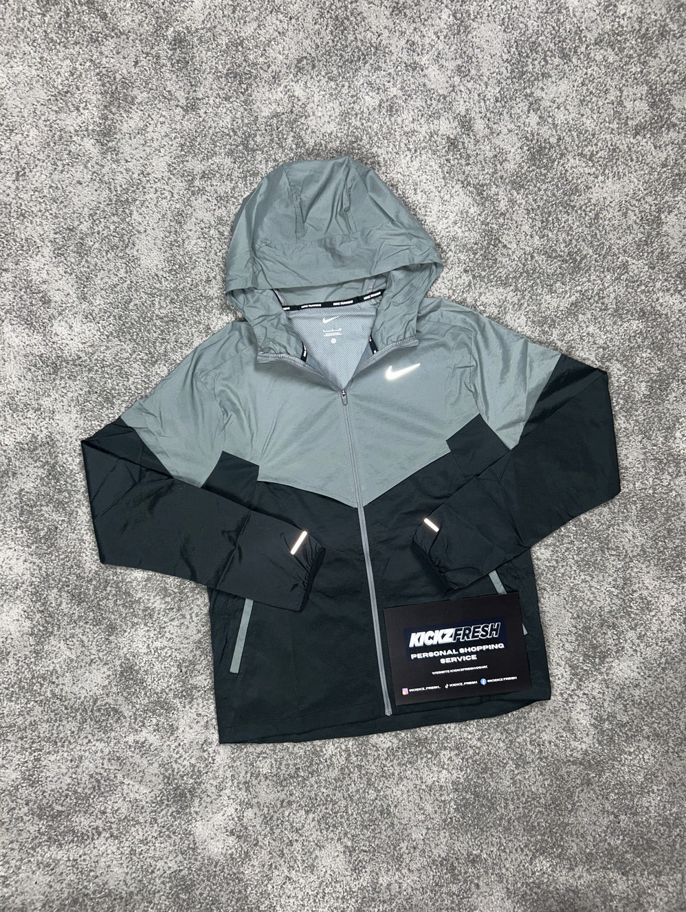 VESTE NIKE WINDRUNNER GRIS FUMÉ