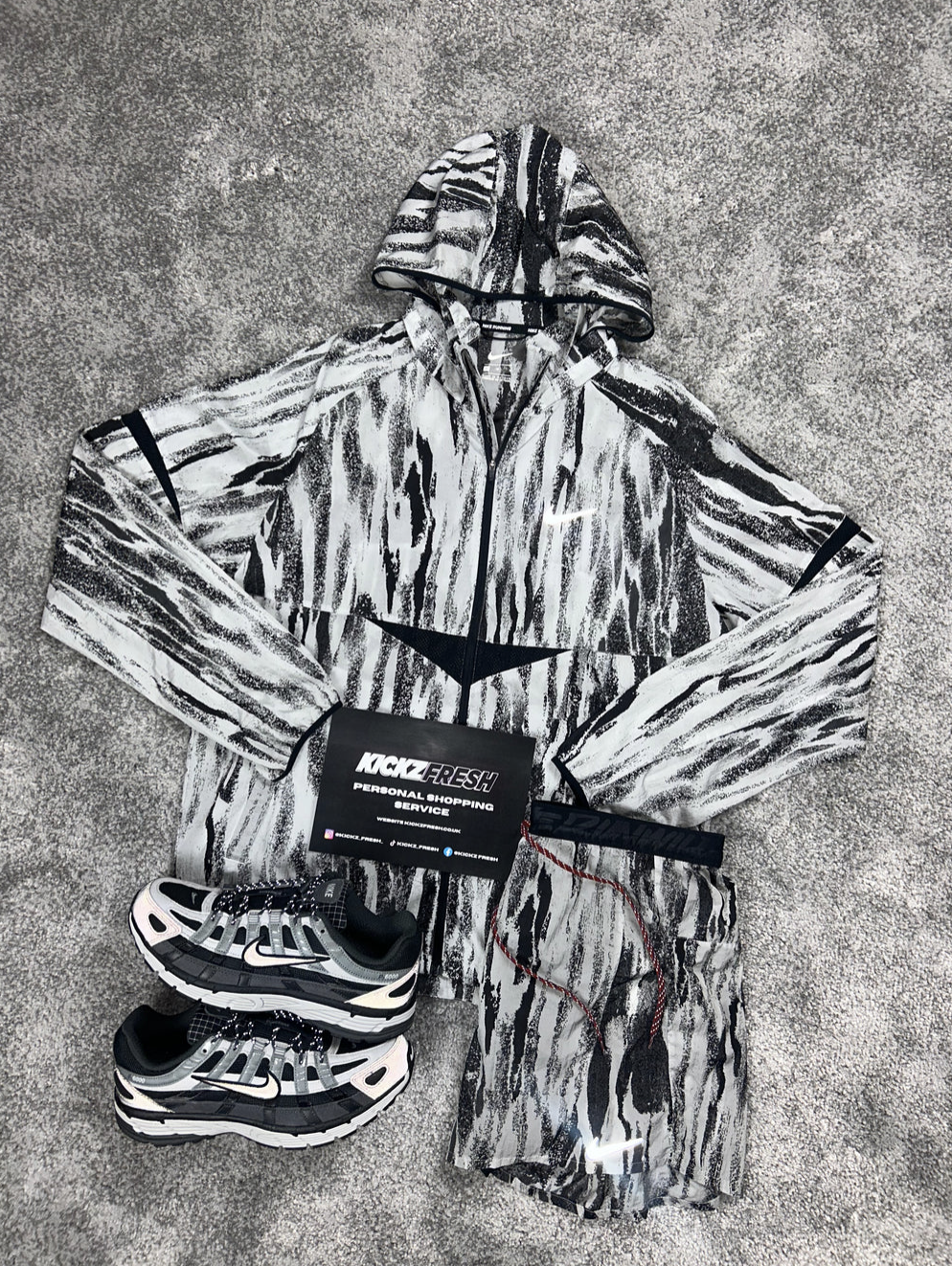 ENSEMBLE NIKE WINDRUNNER ZEBRA POUR HOMME