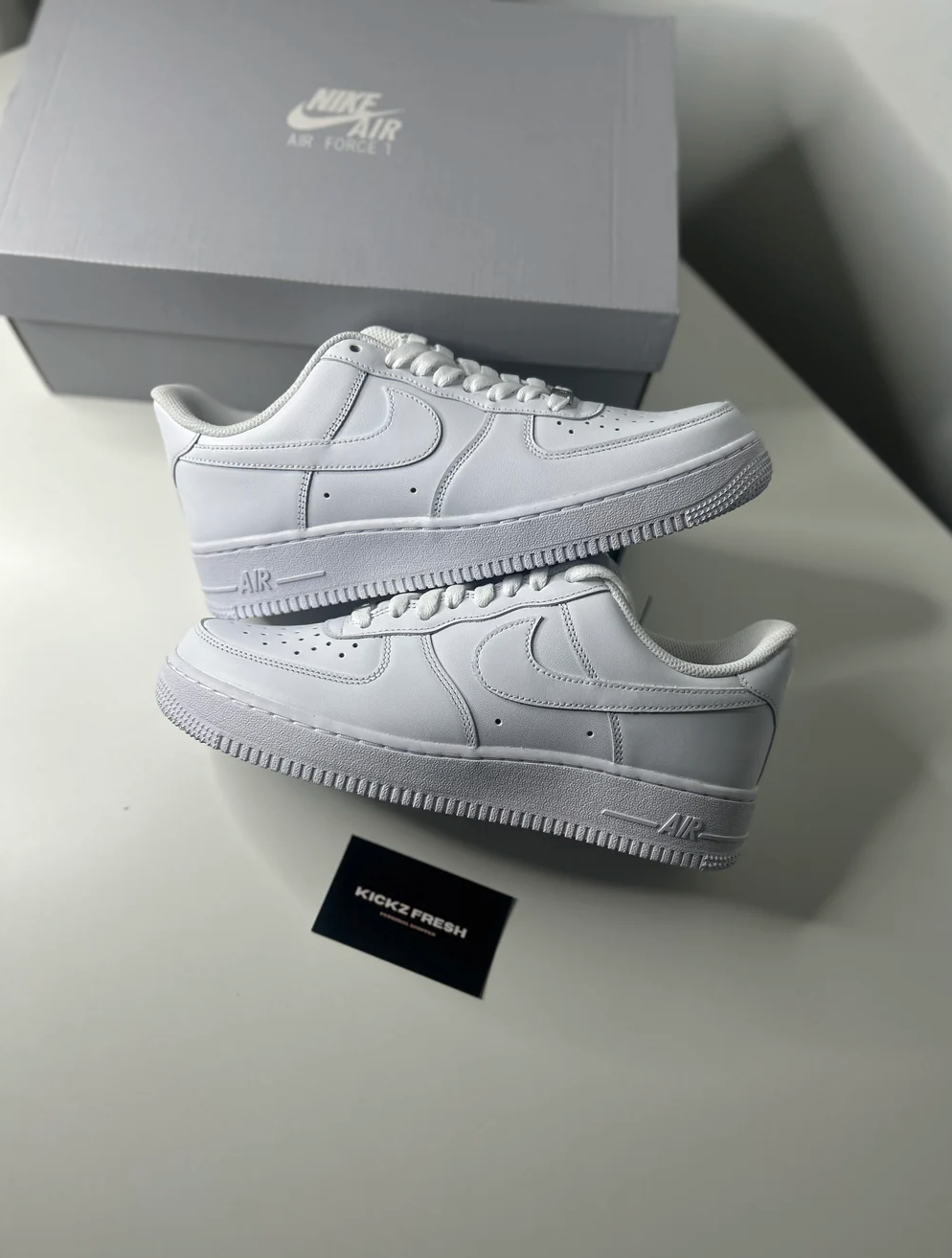 NIKE AIR FORCE 1 TRIPLE BLANC