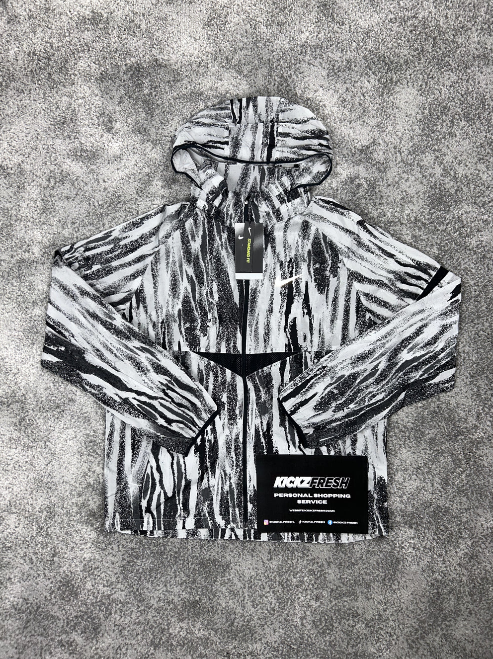 VESTE NIKE WINDRUNNER ZEBRA « NOIR BLANC »