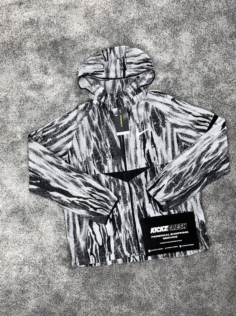 VESTE NIKE WINDRUNNER ZEBRA « NOIR BLANC »