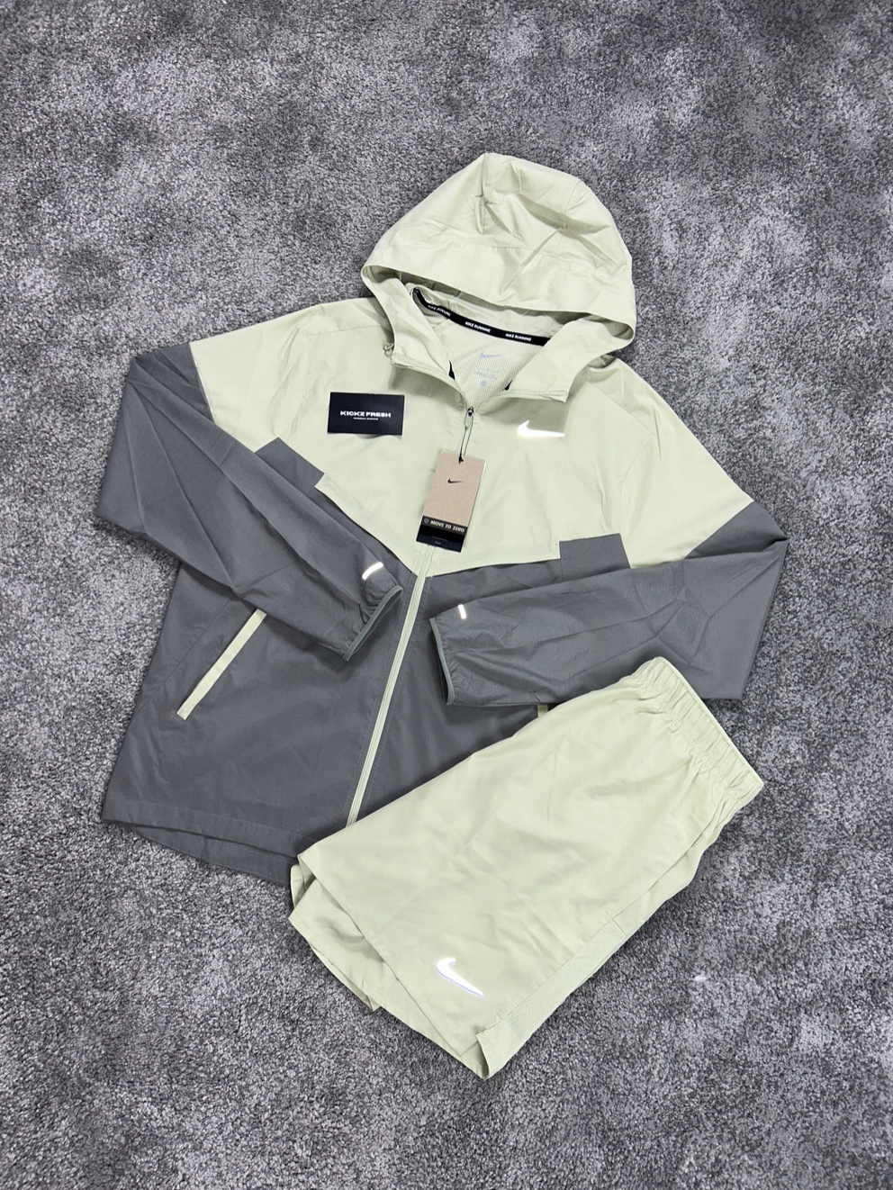NIKE REPEL OLIVE WINDRUNNER ENSEMBLE POUR HOMME